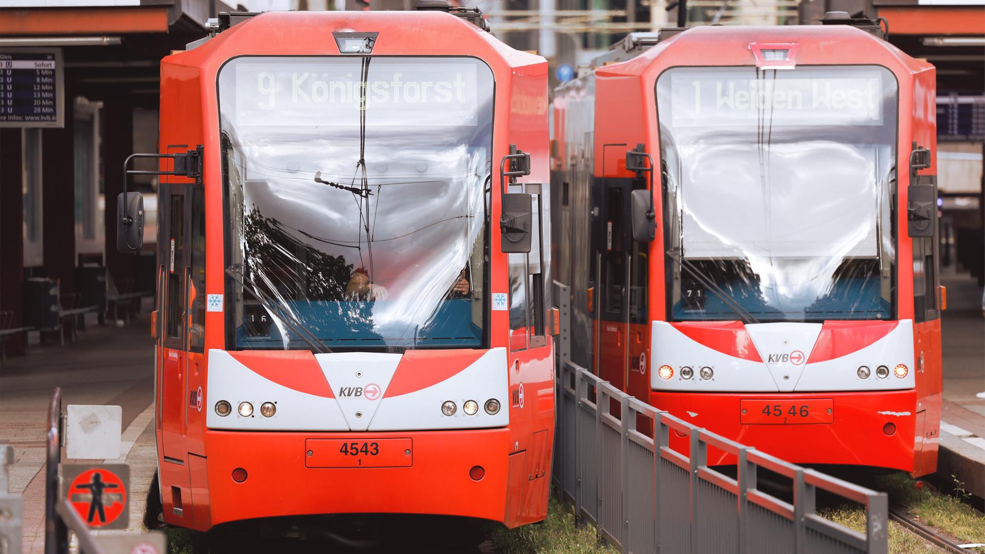 KVB-Bahnen zurück in Köln