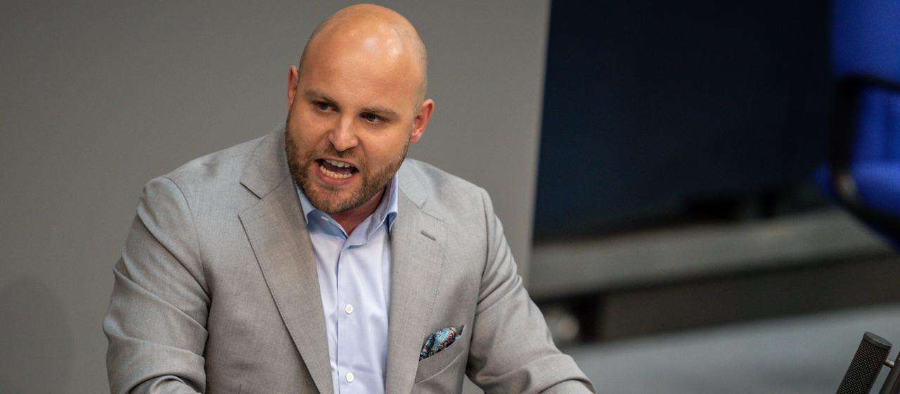 Einflussnahme Russlands - Unterstützung für AfD-Politiker gefordert |  tagesschau.de