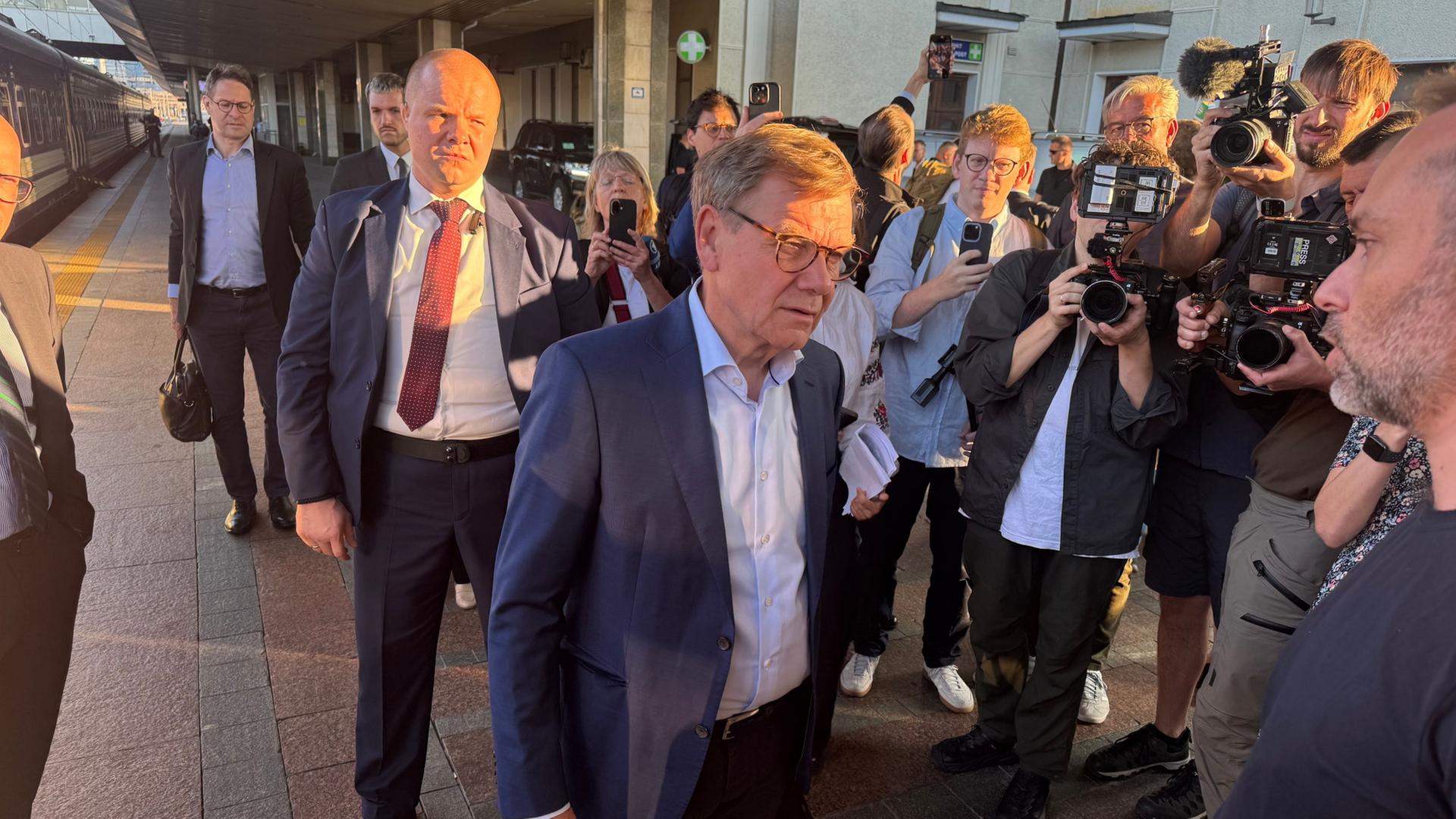 Johann Wadephul kommt am Bahnhof in der ukrainischen Hauptstadt Kiew an | Michael Fischer/dpa