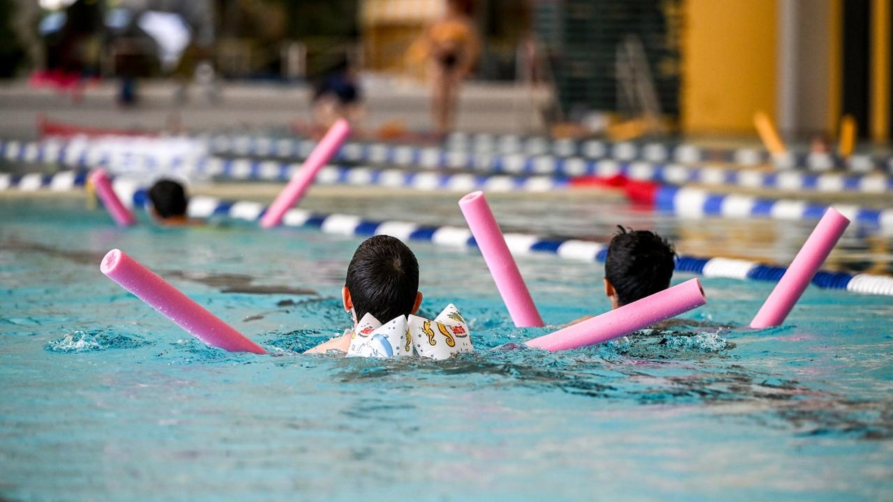 Baden-Württemberg：家族は水泳のレッスンから子供たちを解放する訴訟で失敗します