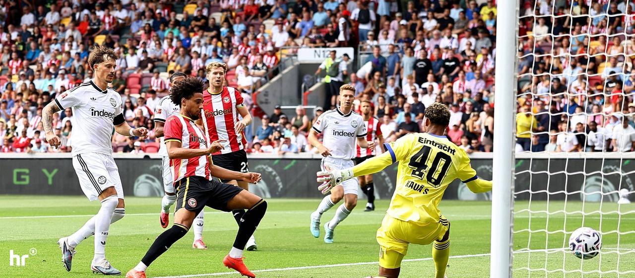 Kevin Schade fillon - fillimi 1-0 për Brentford.