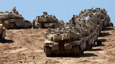 Israelische Panzer sammeln sich an der Grenze zum Gazastreifen