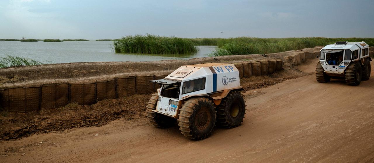 Fahrzeuge der Welternährungsorganisation im Südsudan.