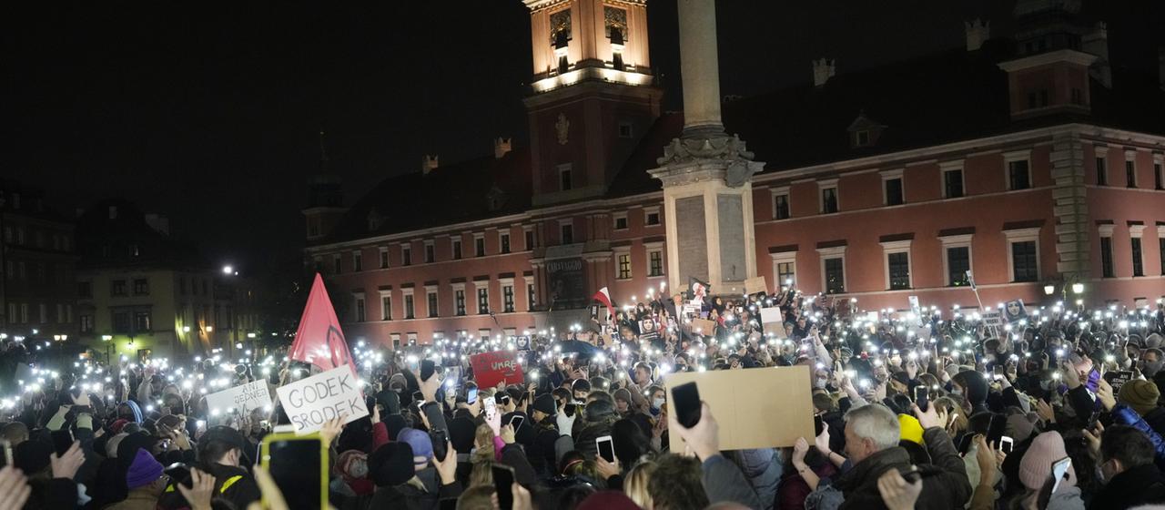 Proteste gegen das Abtreibungsverbot in Warschau