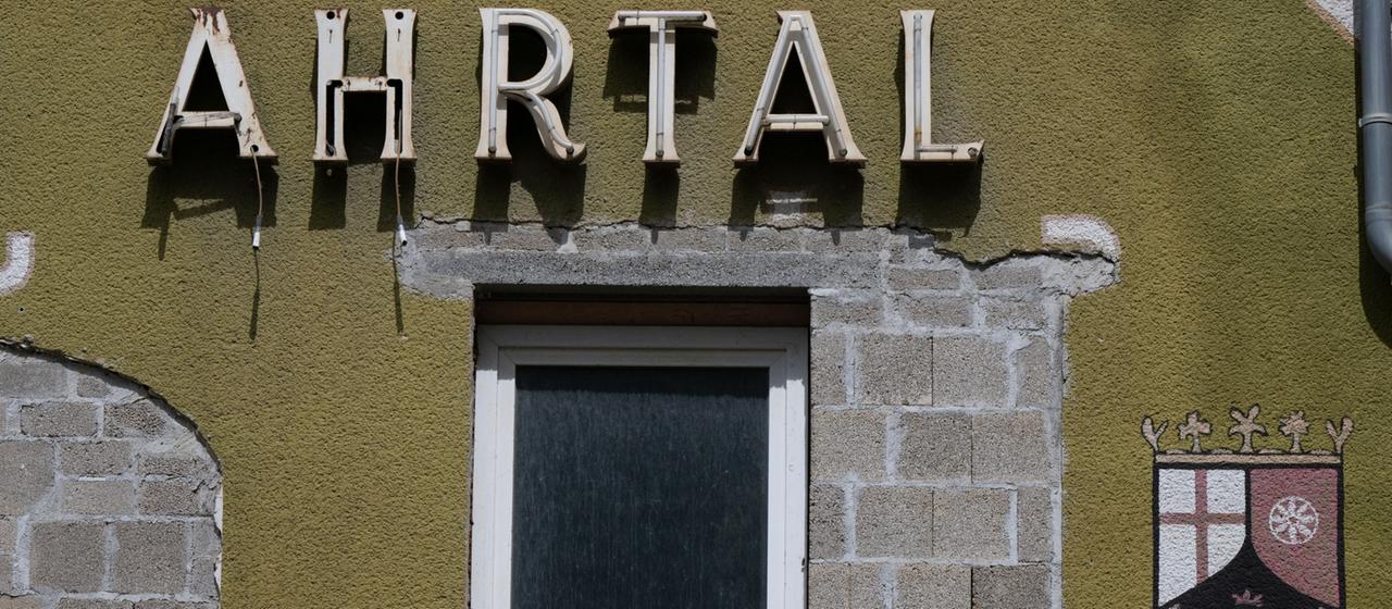 Bild eines Hauses mit dem Wort Ahrtal