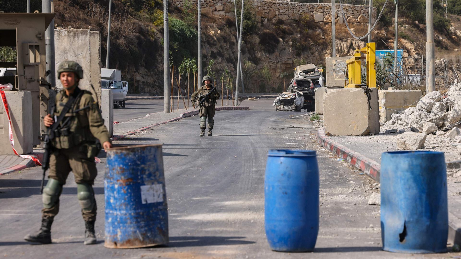 Ein Kontrollpunkt an der Stadtgrenze zu Hebron | AFP