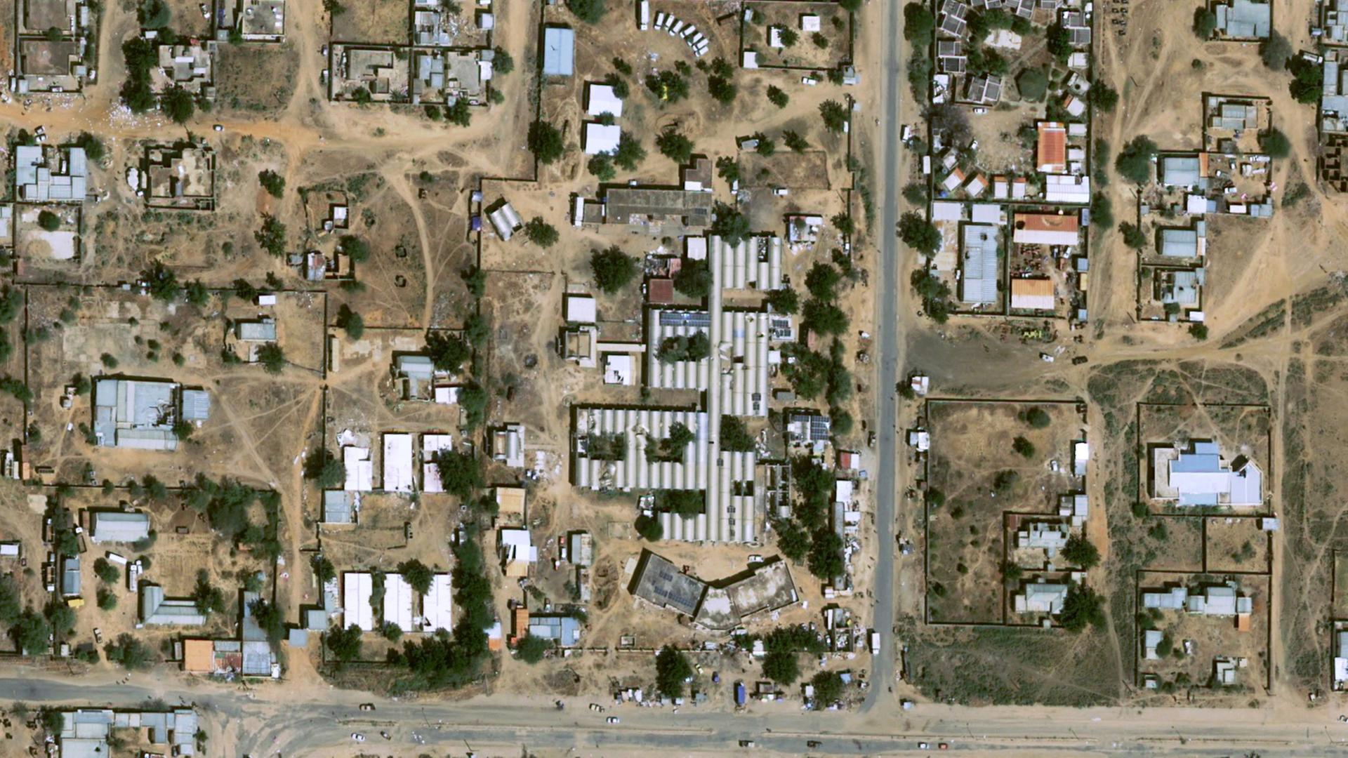 Dieses Satellitenfoto von Airbus DS zeigt das saudische Entbindungskrankenhaus in Al-Faschir (Sudan) am 23. Oktober 2025. | Airbus DS 2025 via AP