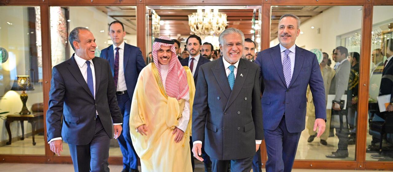 Ishaq Dar mit Amtskollegen aus Ägypten, Saudi-Arabien und der Türkei.
