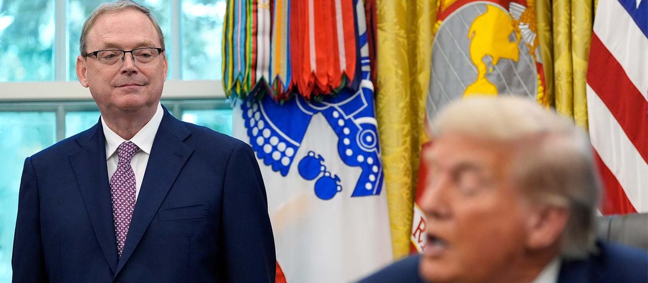 Kevin Hassett und Donald Trump im Oval Office.