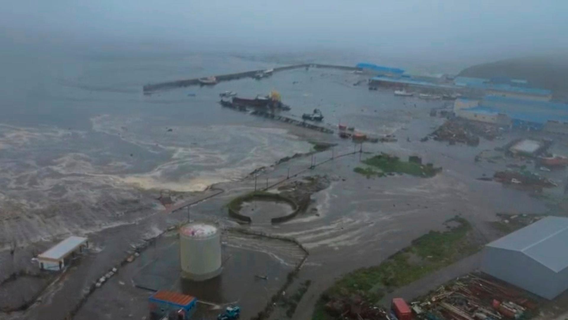 Der Screenshot aus dem Video des Geophysikalischen Dienstes der Russischen Akademie der Wissenschaften zeigt Teile des Kurilen-Archipels in Russland. | Geophysical Service of the Russian Academy of Sciences via AP