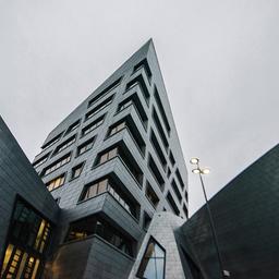 Das von Star-Architekt Daniel Libeskind entworfene Zentralgebäude der Leuphana Universität Lüneburg.