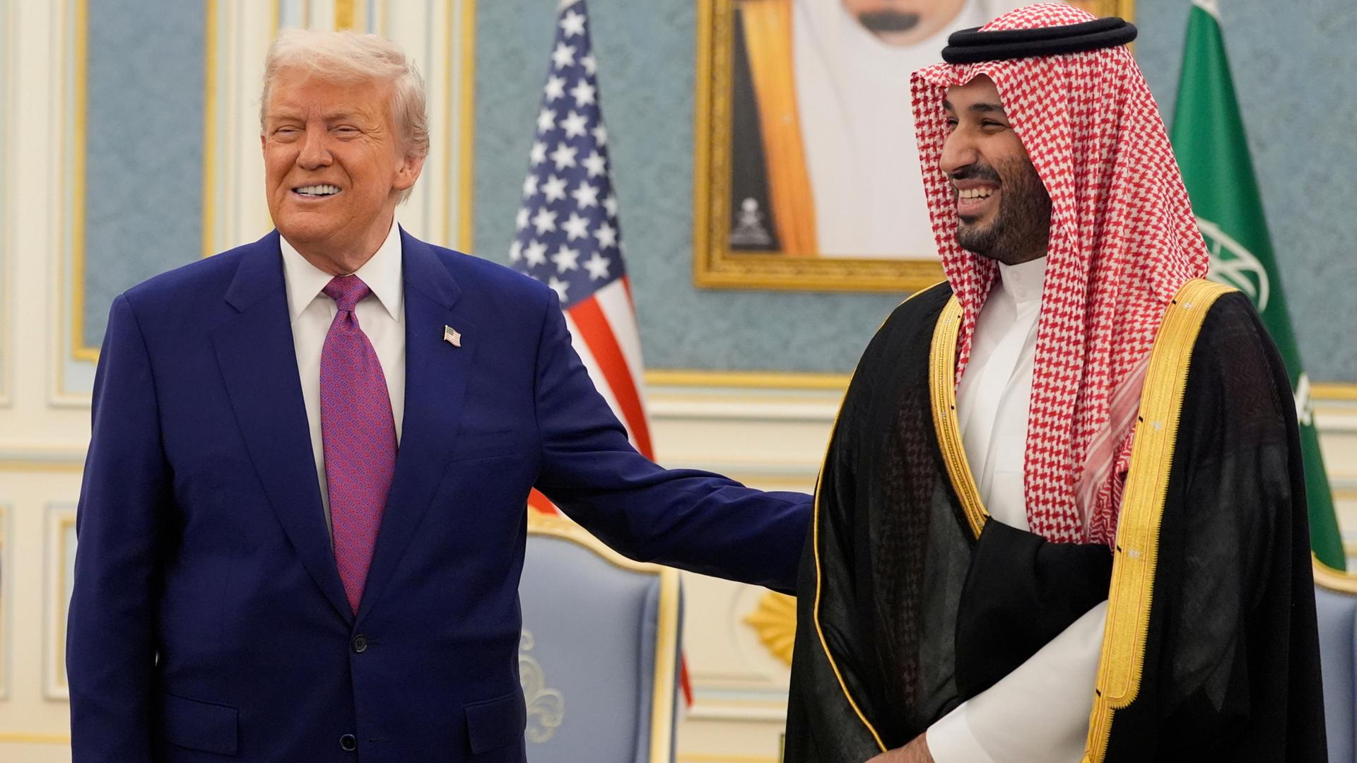 Donald Trump und Mohammed bin Salman bei einem Treffen im Königspalast in Riad, Saudi Arabien (Archiv) | AP