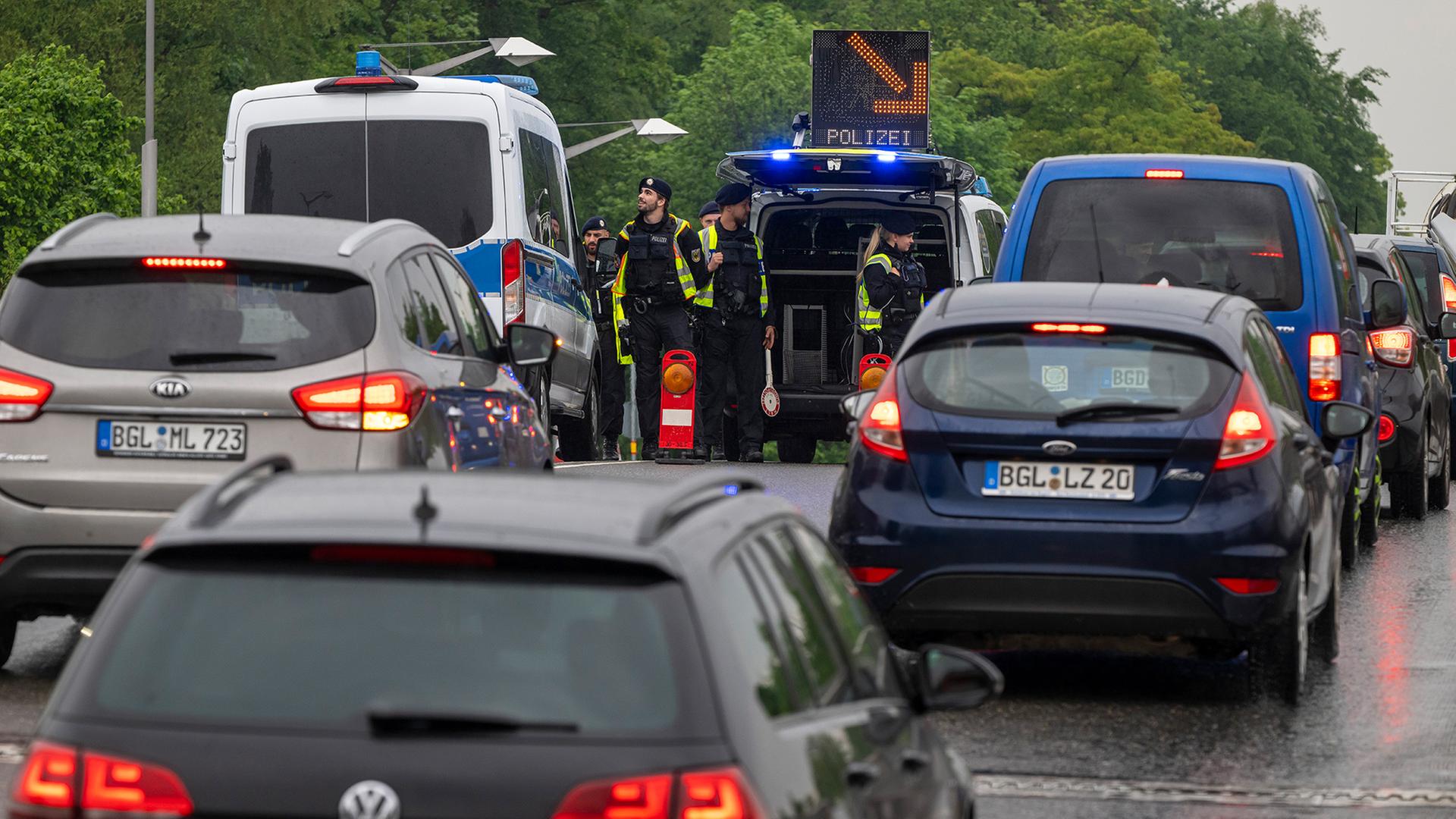 Dobrindt lässt Grenzkontrollen erneut verlängern