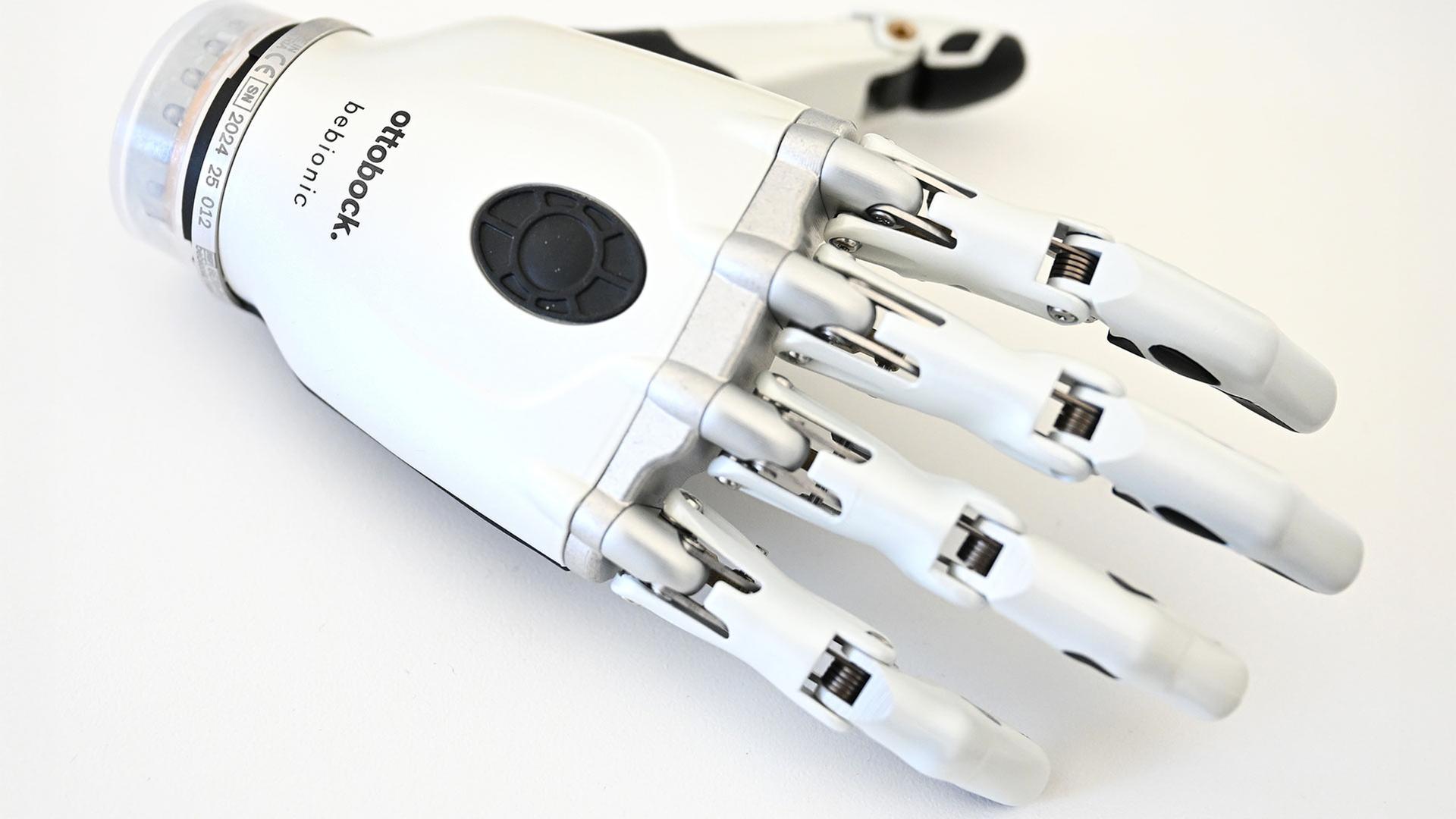 Ottobock Handprothese | picture alliance / HELMUT FOHRIN