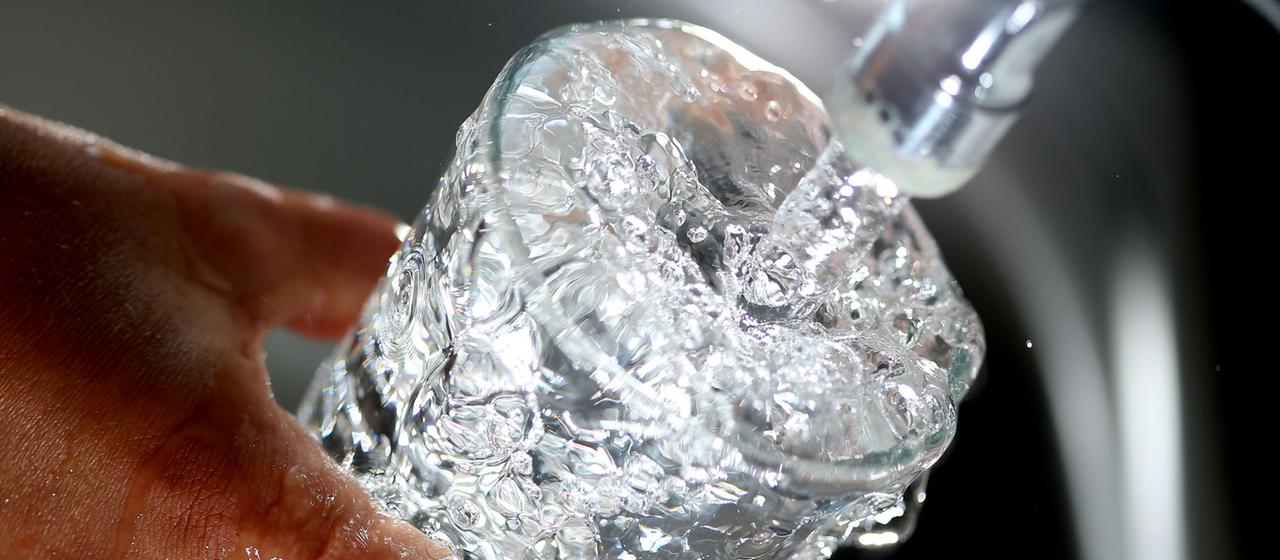 deutschland-verbraucht-laut-studie-zu-viel-wasser-tagesschau-de