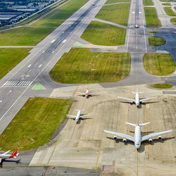 Landebahn des Londoner Flughafen Gatwick.