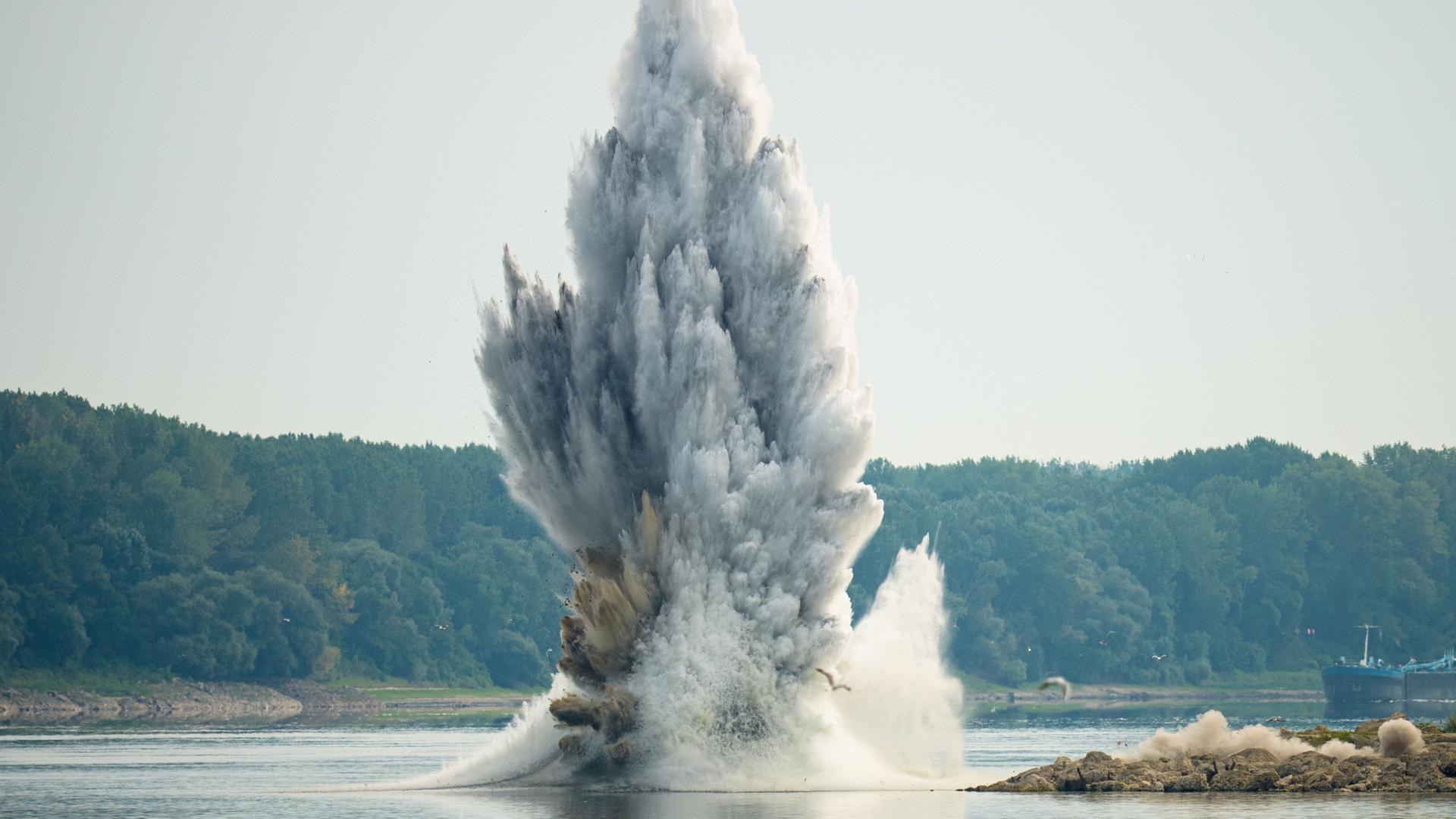 Stromkrise durch Niedrigwasser der Donau - Rumänien sprengt Felsen