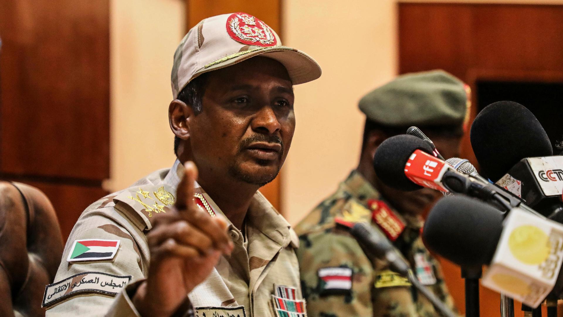 Mohamed Hamdan Dagalo (Archivbild:01.05.2019) | picture alliance/dpa/AP