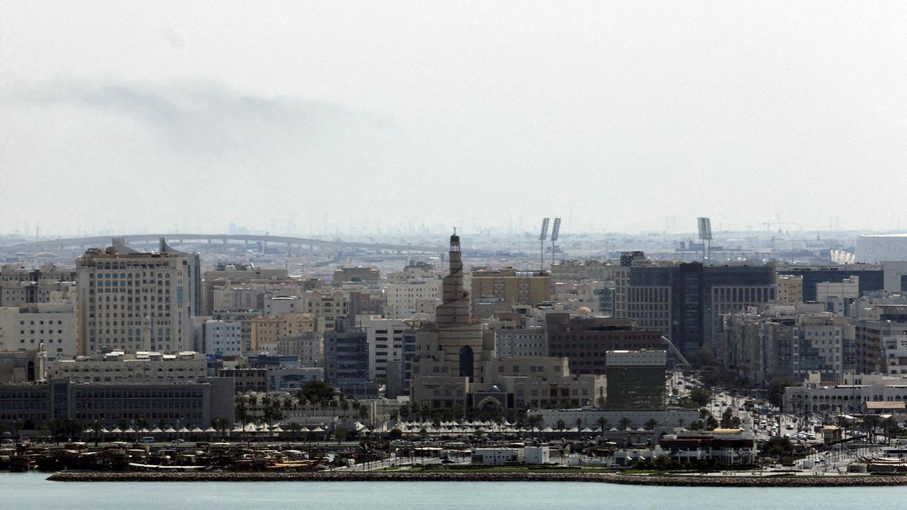 Iran greift US-Stützpunkte in Bahrain, Kuwait und Katar an