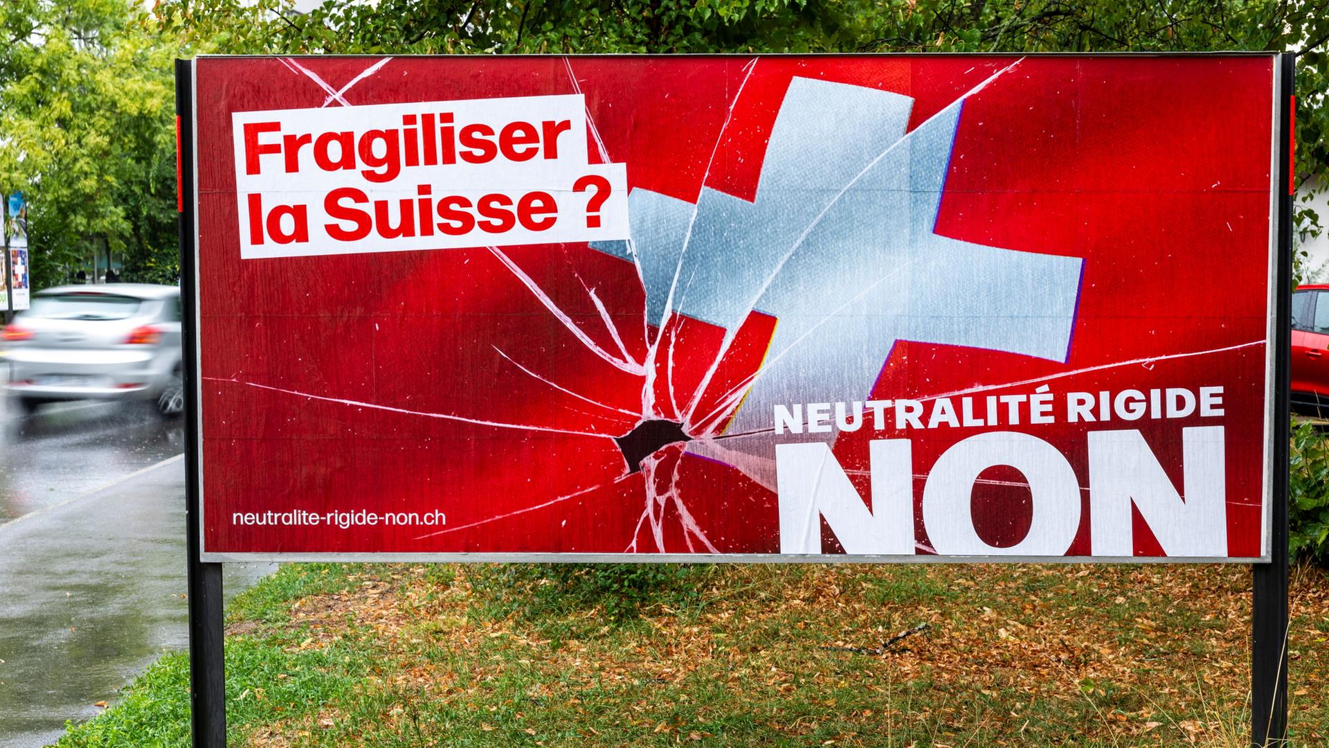 Volksabstimmung in der Schweiz: Mehrheit laut Hochrechnung gegen verschärfte Neutralität