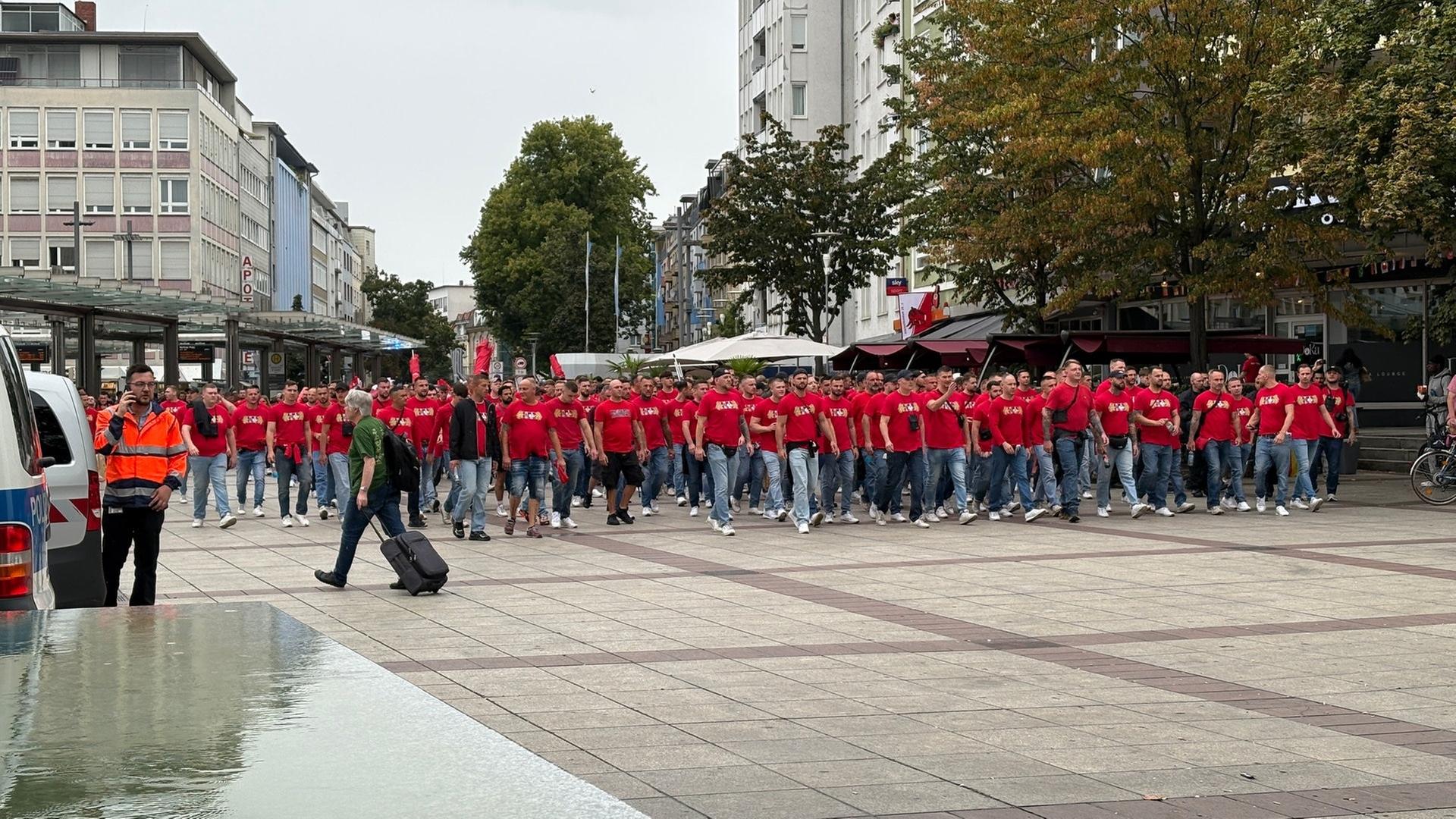Stunden vorm Derby: FCK-Fans legen Straßenbahnverkehr ab Ludwigshafen lahm