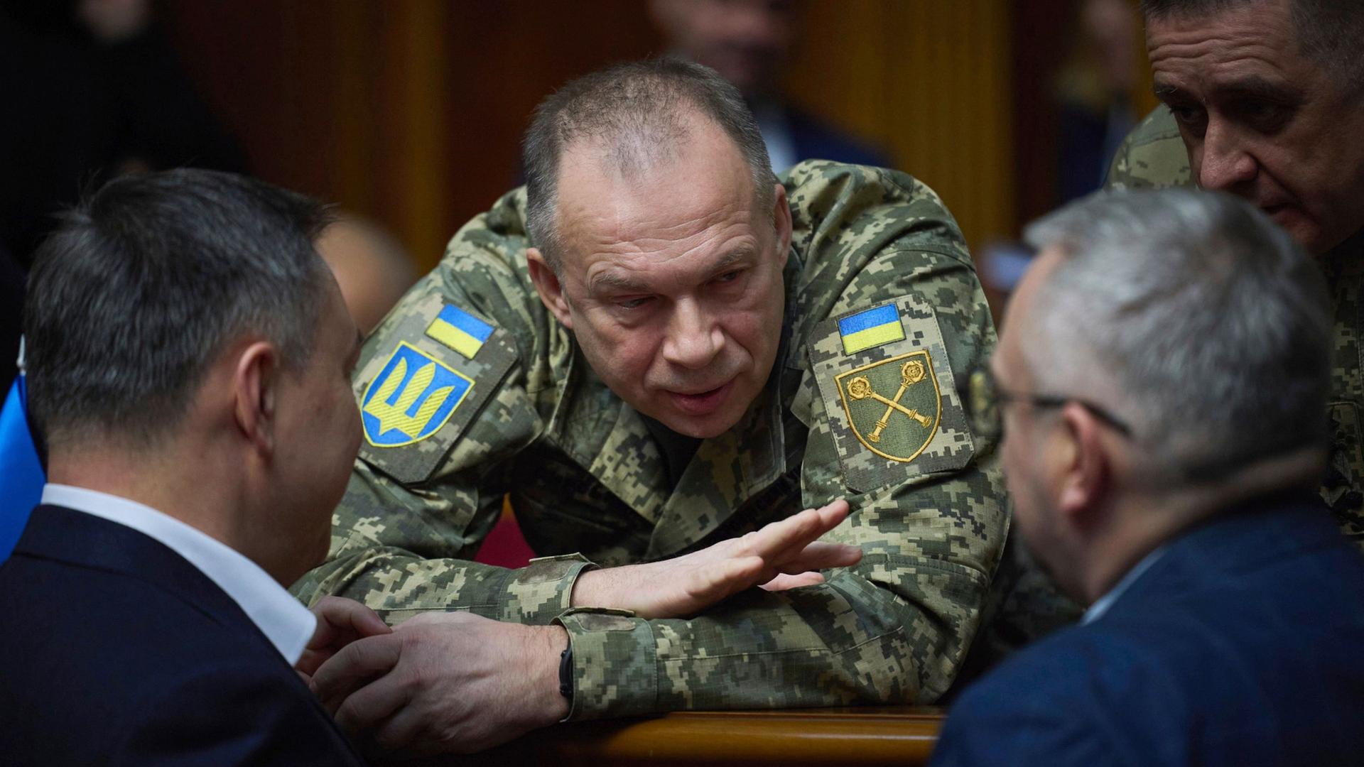 Ukrainischer Präsident Selenskyj entlässt Oberbefehlshaber Syrskyj