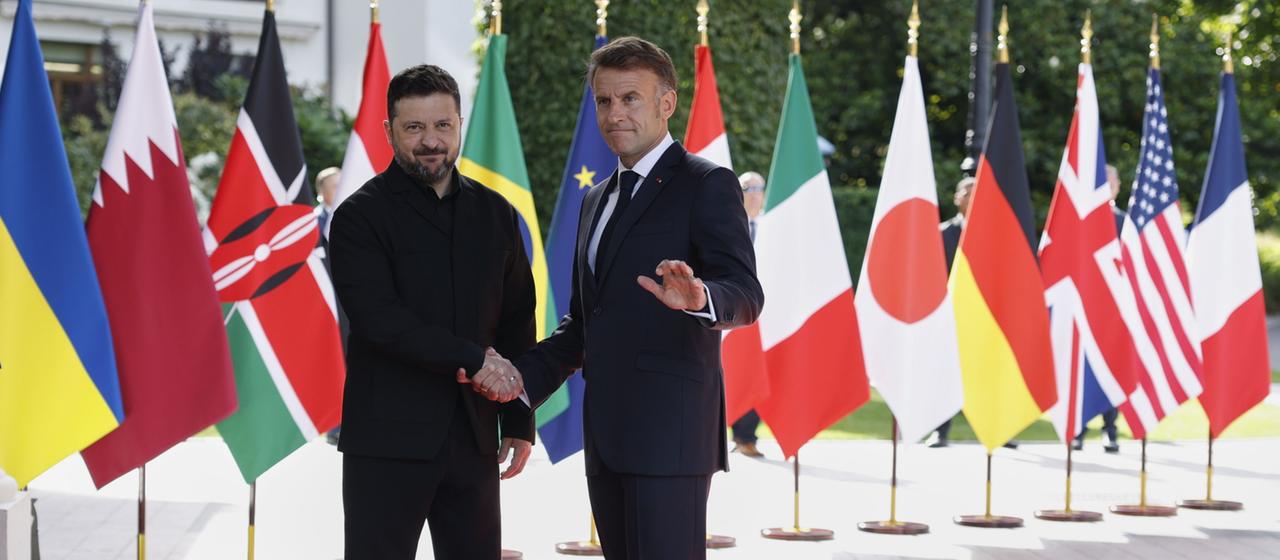 Macron und Selenskyj beim G7-Gipfel in Evian.