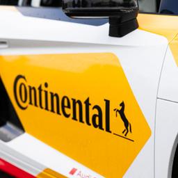 Continental-Logo auf einem Testfahrzeug.