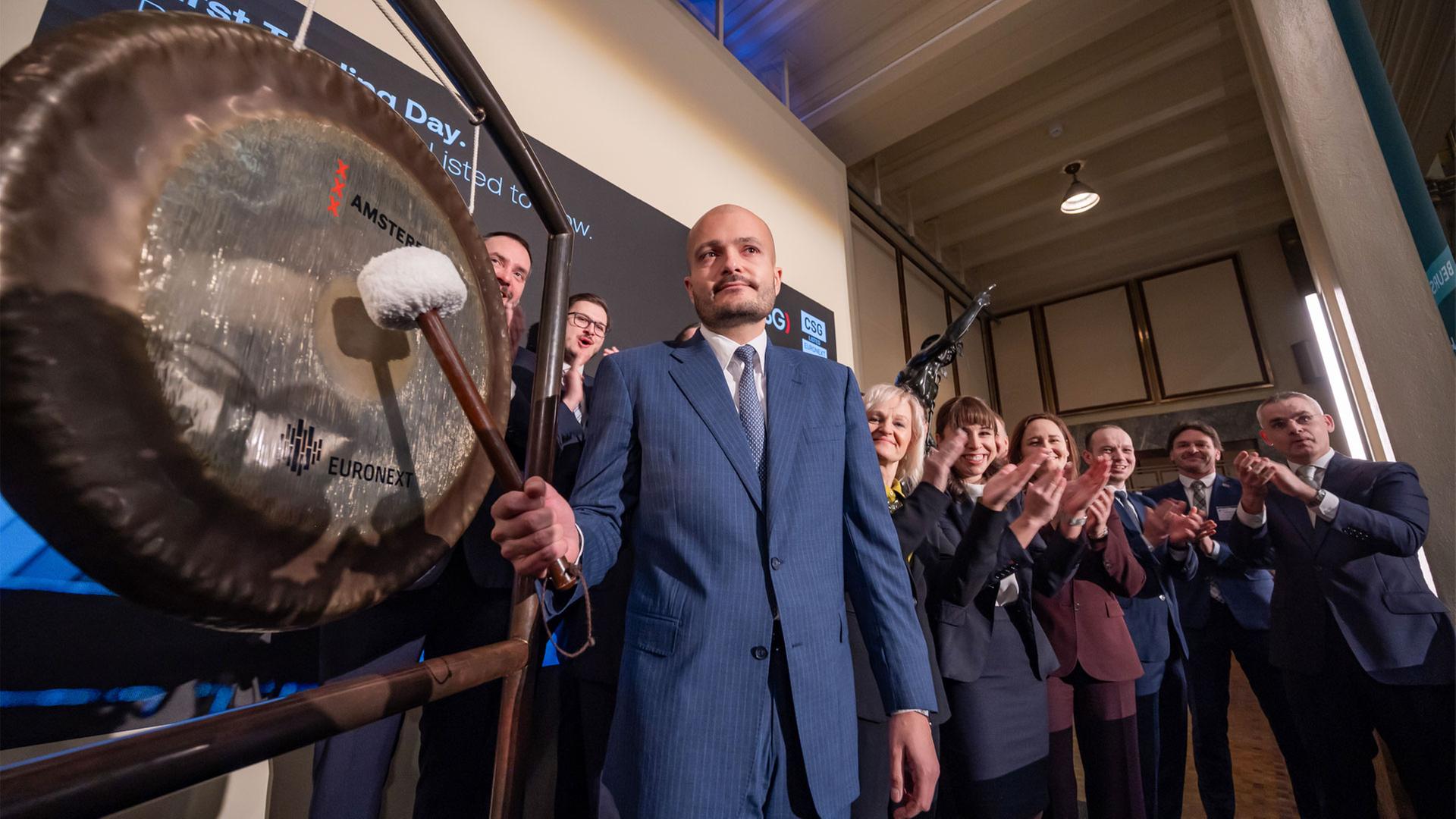 Michal Strnad, Inhaber des tschechischen Rüstungskonzern CSG beim Börsengang in Amsterdam | CSG  | VIKTORA_2024