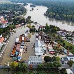 Die Oder ist  bei Nowa Sol  über die Ufer getreten.