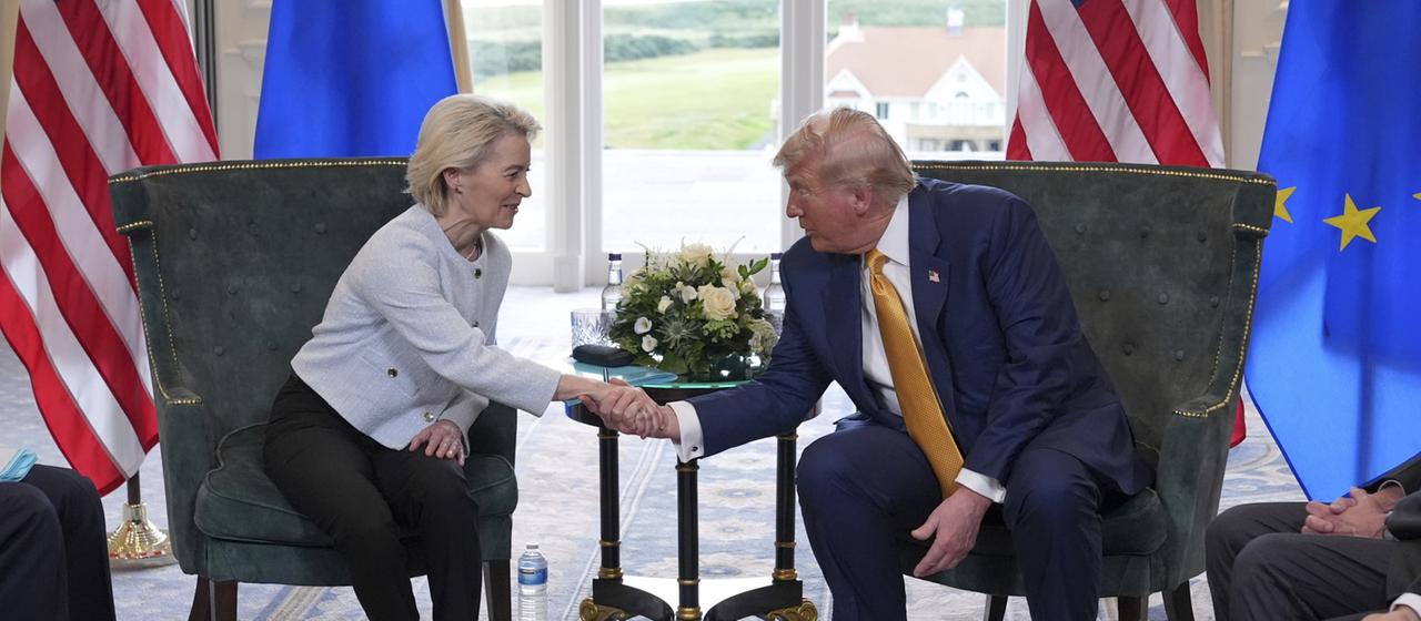 US-Präsident Trump und EU-Kommissionspräsidentin von der Leyen in Schottland