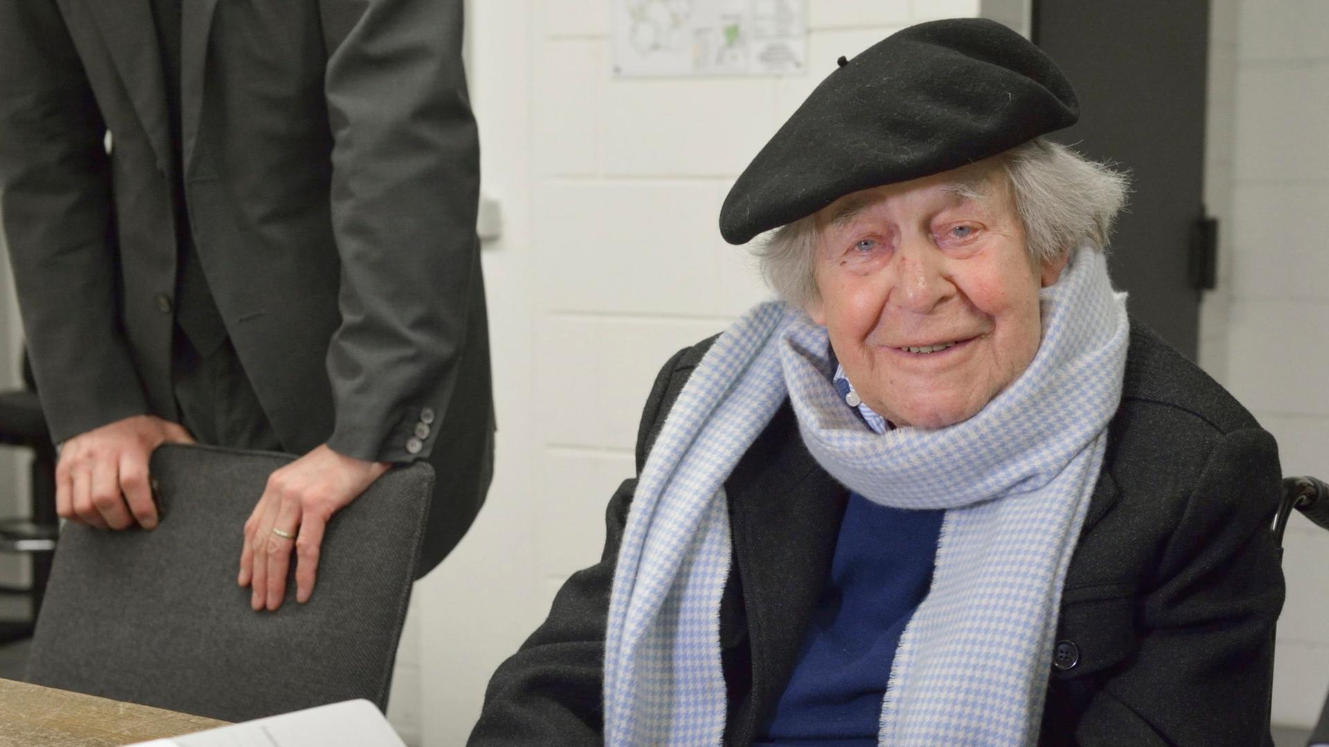 Siegfried Lenz (Archivfoto vom 04. 04. 2014) | Thomas Kienzle/dpa