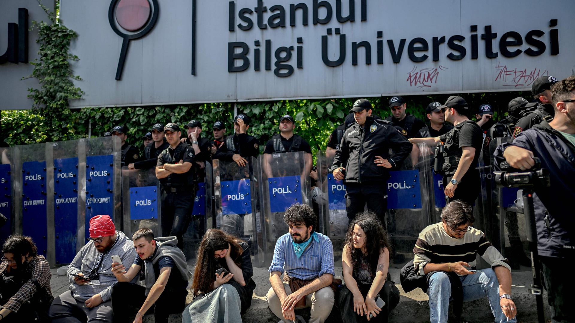 Proteste gegen Schließung der Bilgi-Universität in Istanbul | AFP