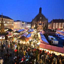 Der Nürnberger Christkindlesmarkt auf dem Hauptmarkt der Stadt. (Archivbild vom 1.12.2023)