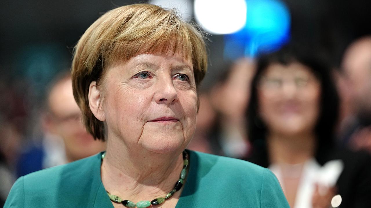 EU-Parlament zeichnet Merkel mit Europäischem Verdienstorden aus
