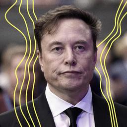 Elon Musk bei einer Gedenkfeier für Charlie Kirk.
