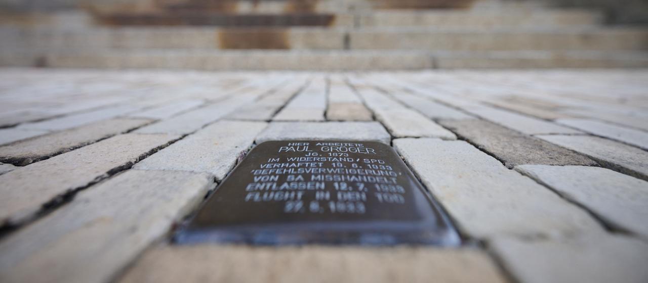 Ein Stolperstein im sächsischen Heidenau erinnert an ein Opfer des Nationalsozialismus