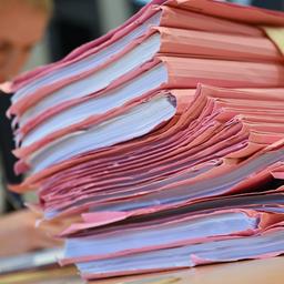 Die Staatsanwaltschaft Trier klagt einen 43‑Jährigen wegen versuchten Mordes an, weil er versucht haben soll, seine Ex‑Freundin zu töten.