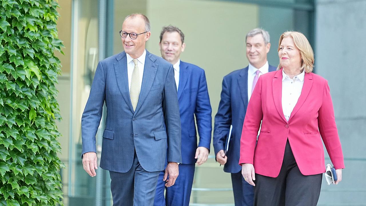 Friedrich Merz, Lars Klingbeil, Markus Söder und Bärbel Bas (Ảnh: tagesschau.de)