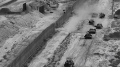 Diese von dem israelischen Militär veröffentlichte Aufnahme soll mehrere Panzer zeigen, die in den Gazastreifen vorrücken.