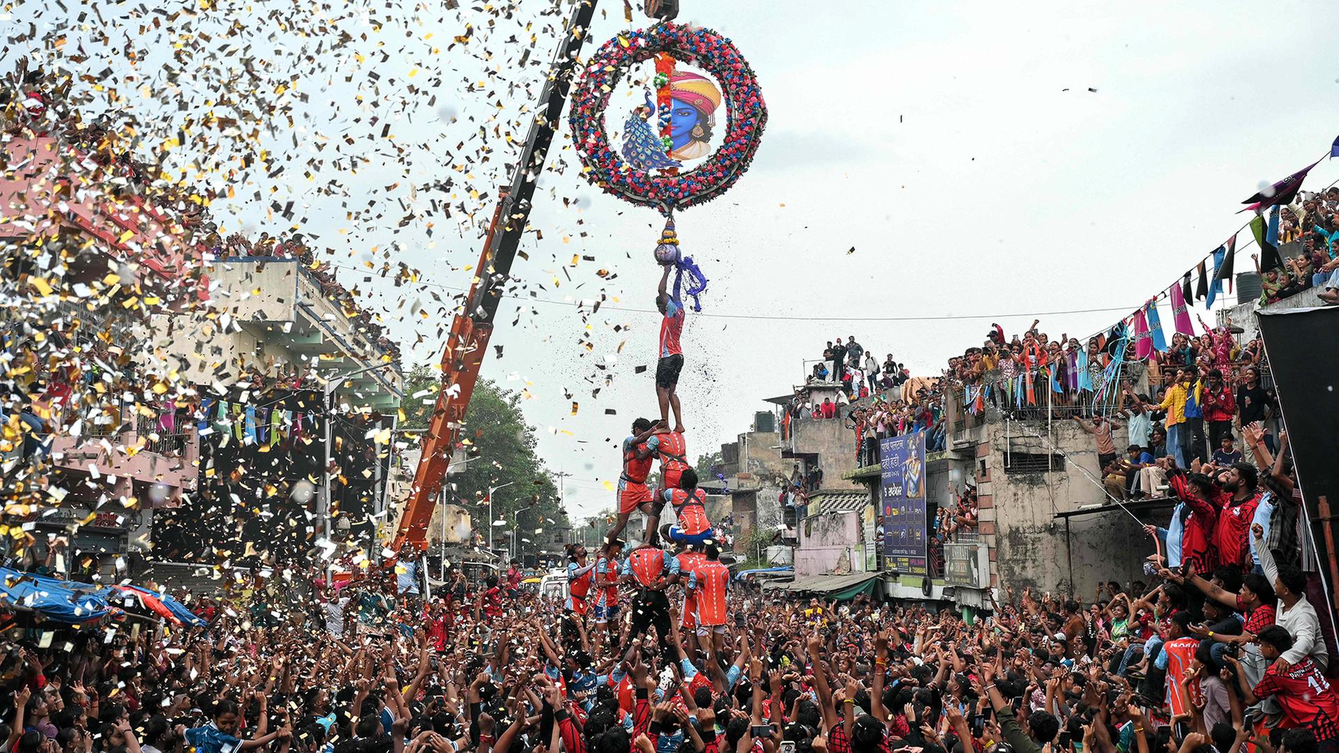 Janmashtami-Fest in Indien, Raumschiff Enterprise aus Kürbissen, Schüler in Bhutan