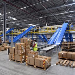 Alibaba Logistikzweig Cainiao: Lagerhalle am Flughafen von Lüttich, Belgien.