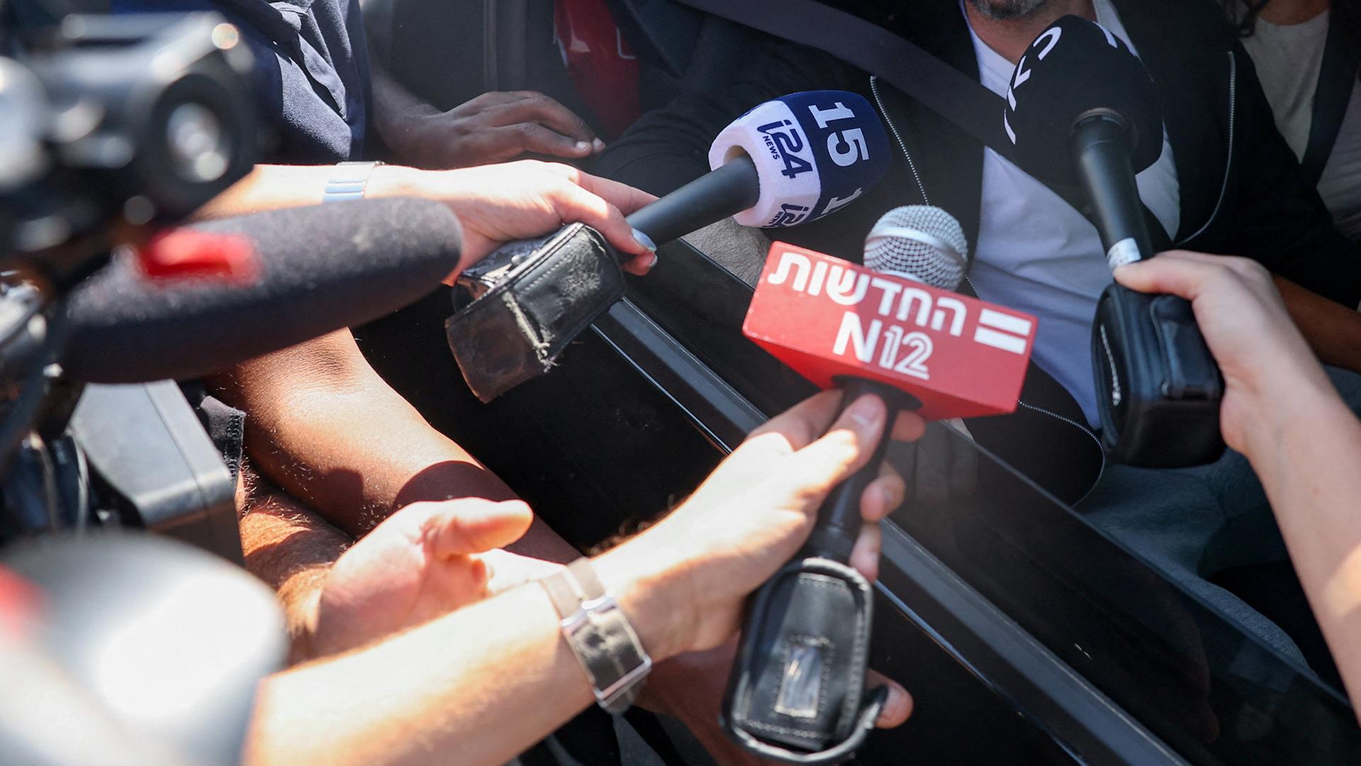 Mikrofone israelischer TV-Sender | REUTERS