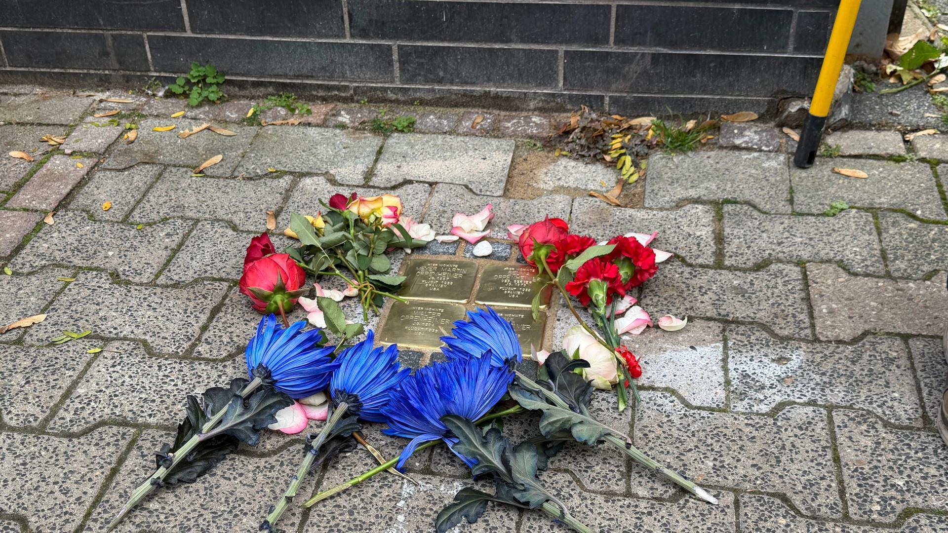Über 100 neue Stolpersteine in Frankfurt - Nachfahren reisen aus aller Welt an