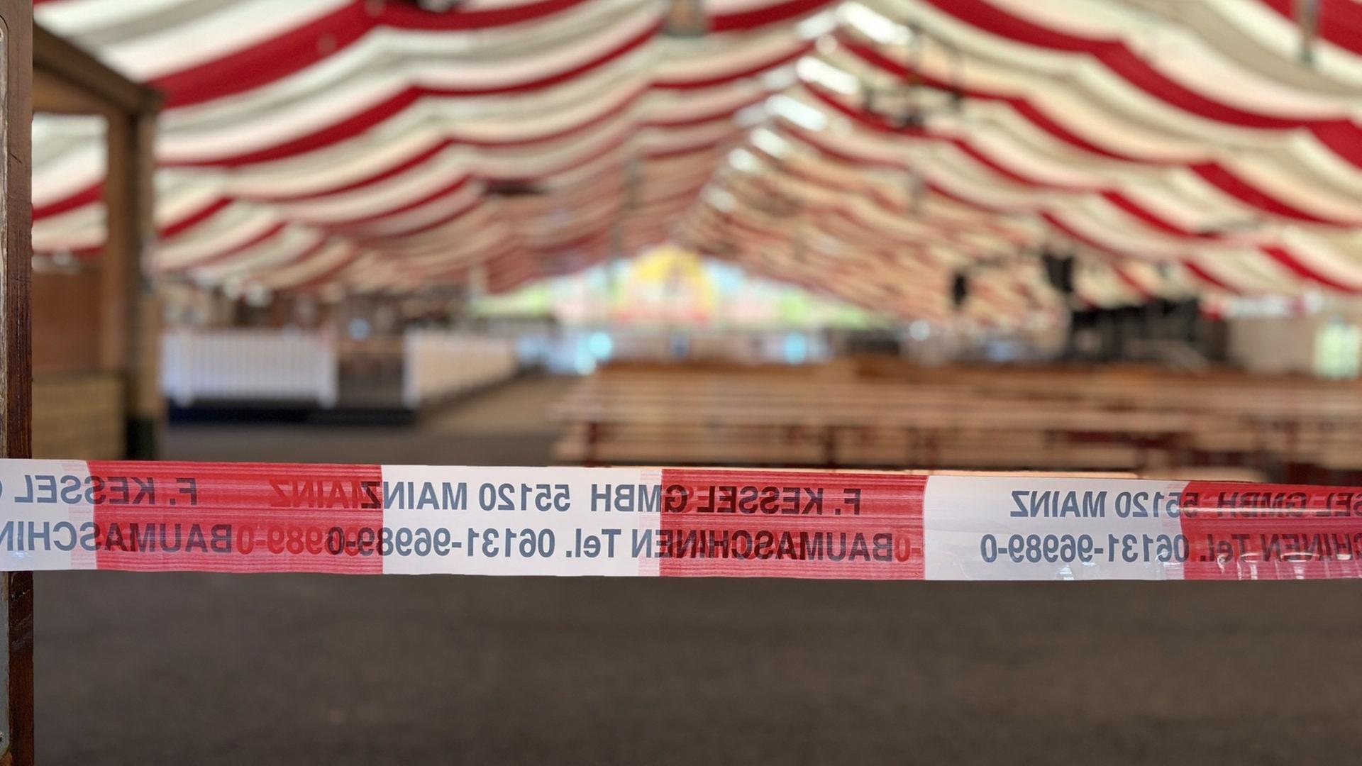 Das gesperrte Festzelt des Mainzer Oktoberfestes. | SWR, D. Brusch