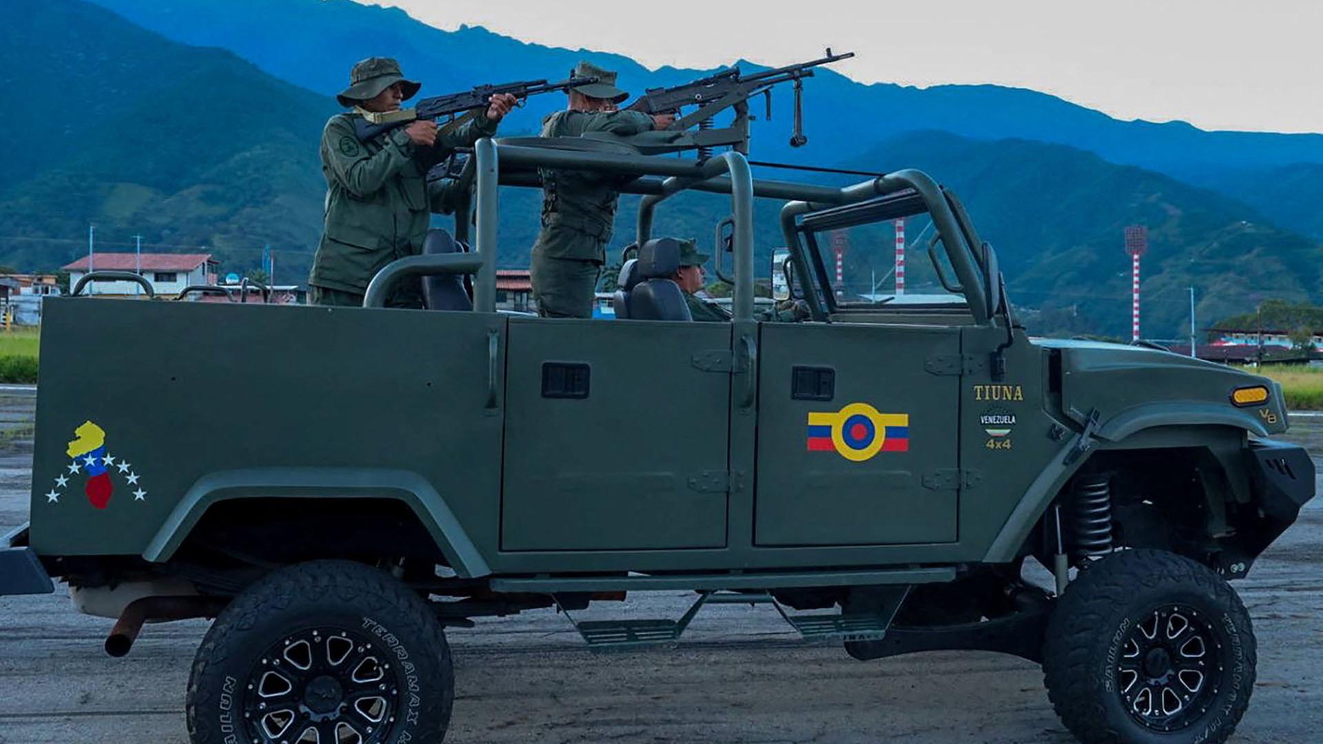 Mitglieder der venezolanischen Streitkräfte nehmen an einem Manöver in Mérida teil. | Merida Governorate/Handout via REUTERS
