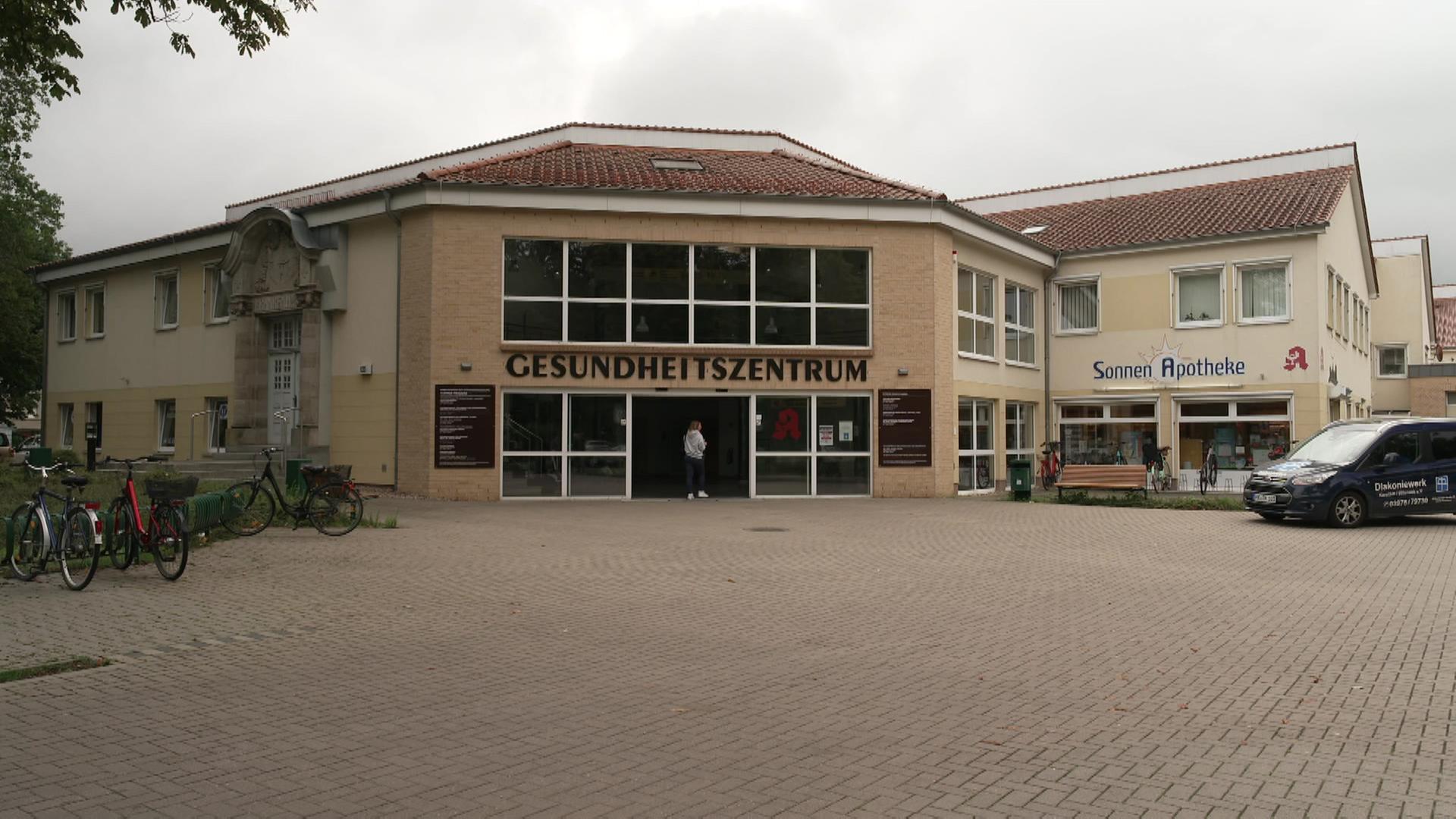 Blick auf das Gesundheitszentrum in Wittenberge. | Andre Kartschall/rbb