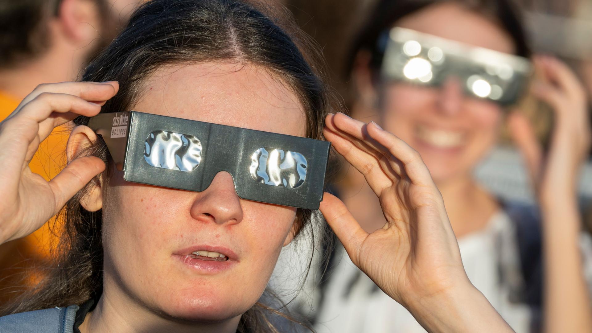 Liveblog: ++ Nächste partielle Sonnenfinsternis schon 2027 ++