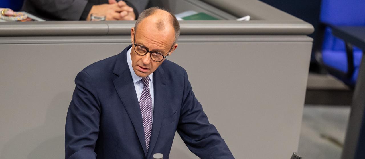 Regierungserklärung von Kanzler Merz: "Nur Stärke bewahrt Frieden" |  tagesschau.de