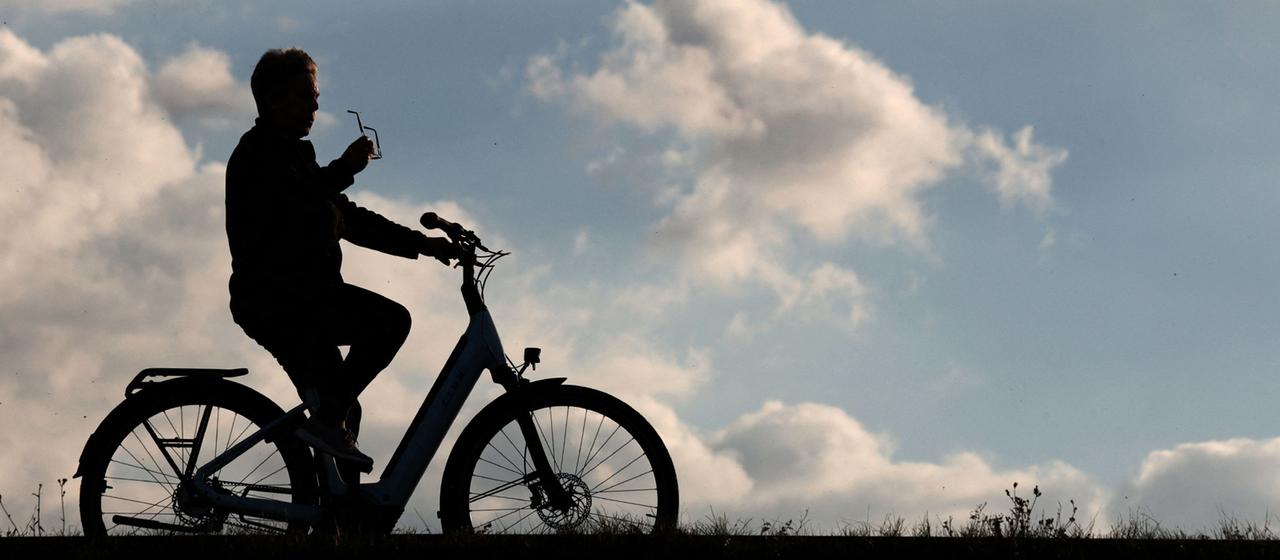 Ein Radfahrer